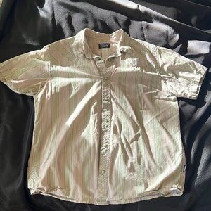 Patagonia size large short sleeve pearl snap shirt